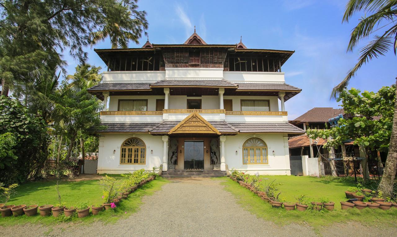 Sea View Resort- Esha Heritage Inn Cherai Beach Exterior foto