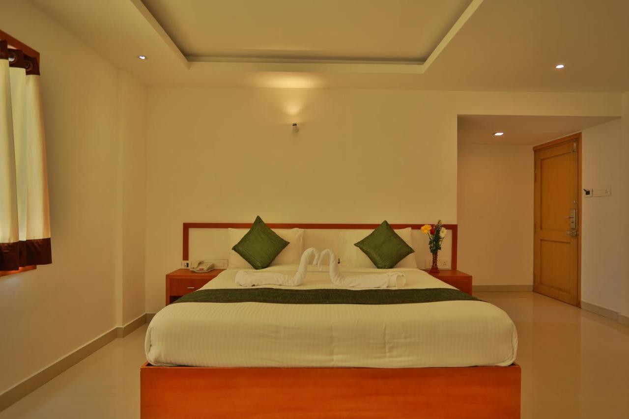 Sea View Resort- Esha Heritage Inn Cherai Beach Exterior foto